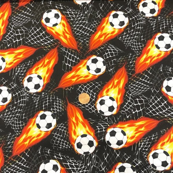 3518, fotbollar med eldsflammor, tygbredd 110 cm